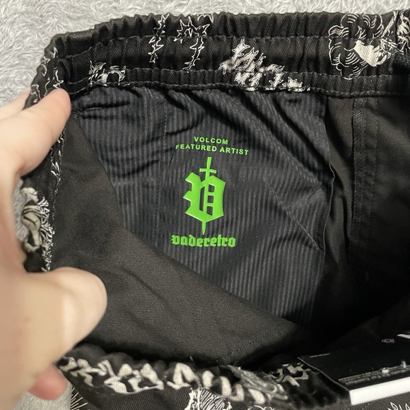 Volcom True To This Pants Size Med Featured Artist Vaderetro Elastic Waist Pants - Picture 3 of 11